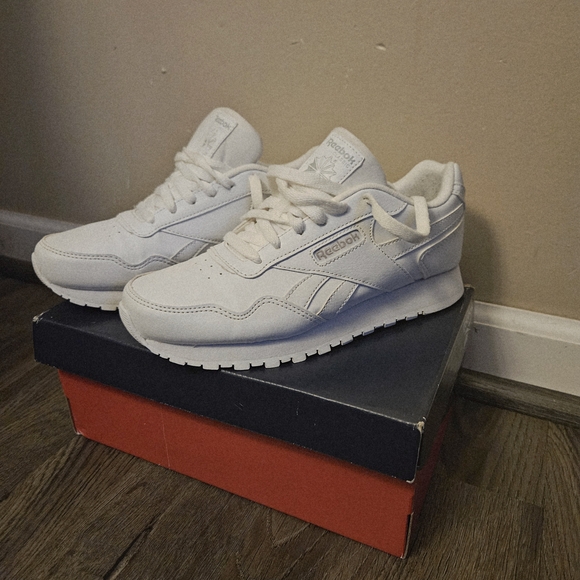 Reebok Womens 7.5 Classic White Leather Sneakers - Picture 2 of 5